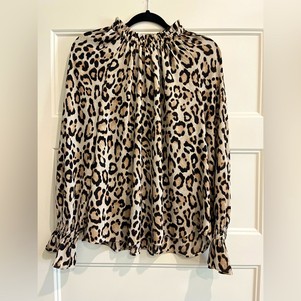 Womens long sleeve Loft blouse.